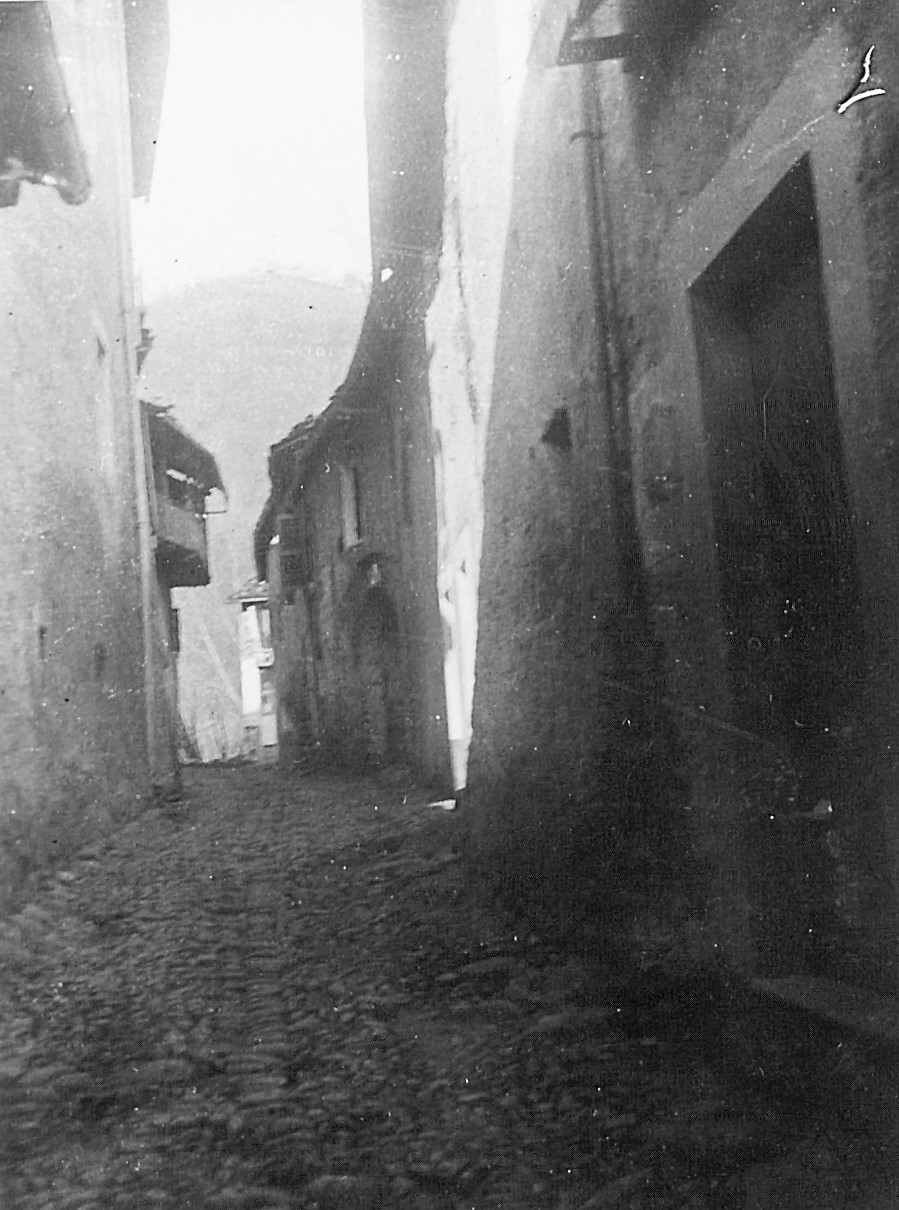 Via Adua ieri