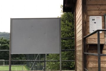 Installato Tabellone adiacente a distributore automatico acqua
